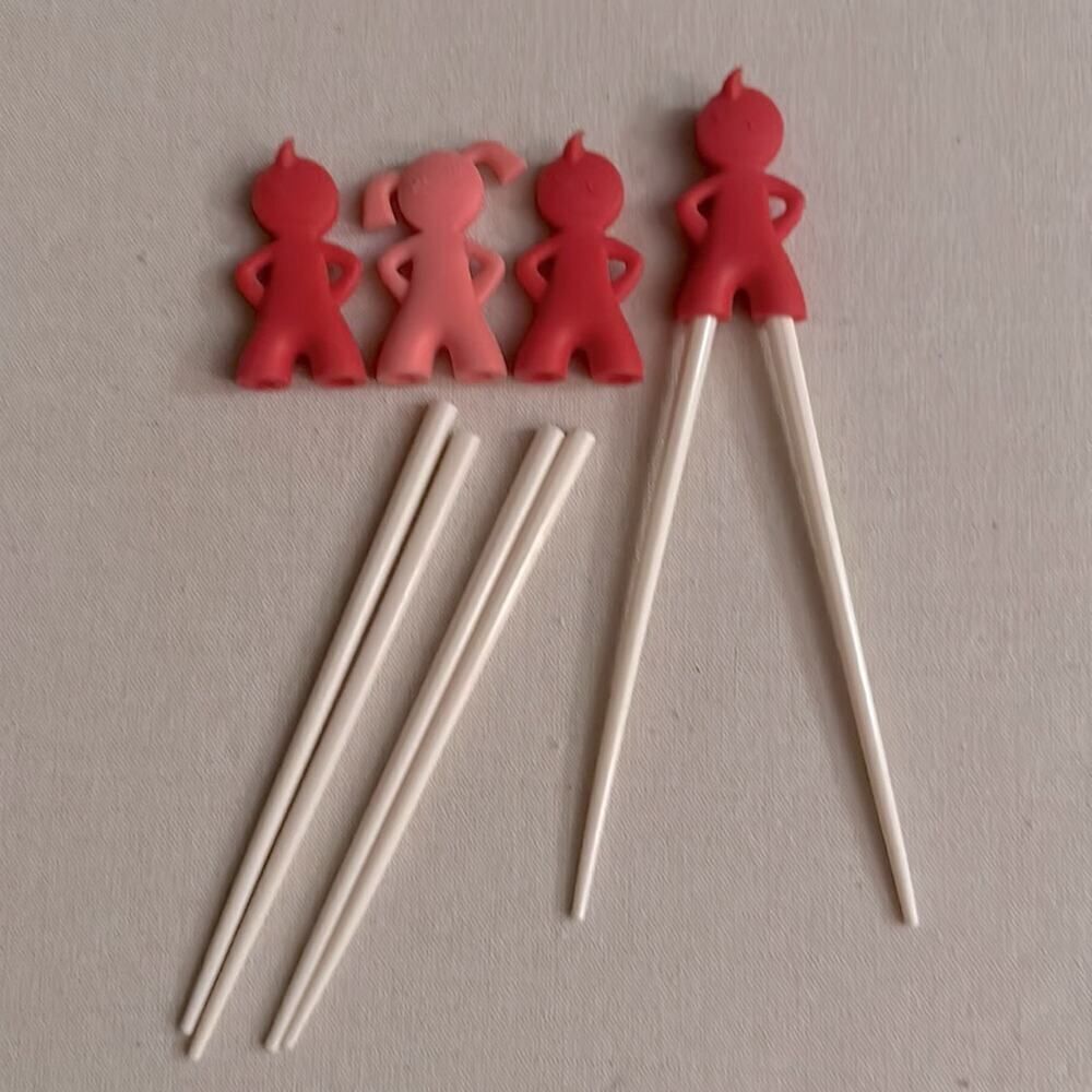 Silicone Kid Chopstick helpers with ivory chopsticks NWOT
